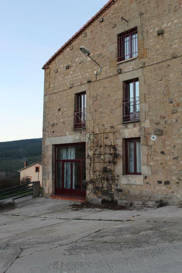 Гостьовий будинок La Casa De La Petra Кінтанар-де-ла-Сьєрра Екстер'єр фото
